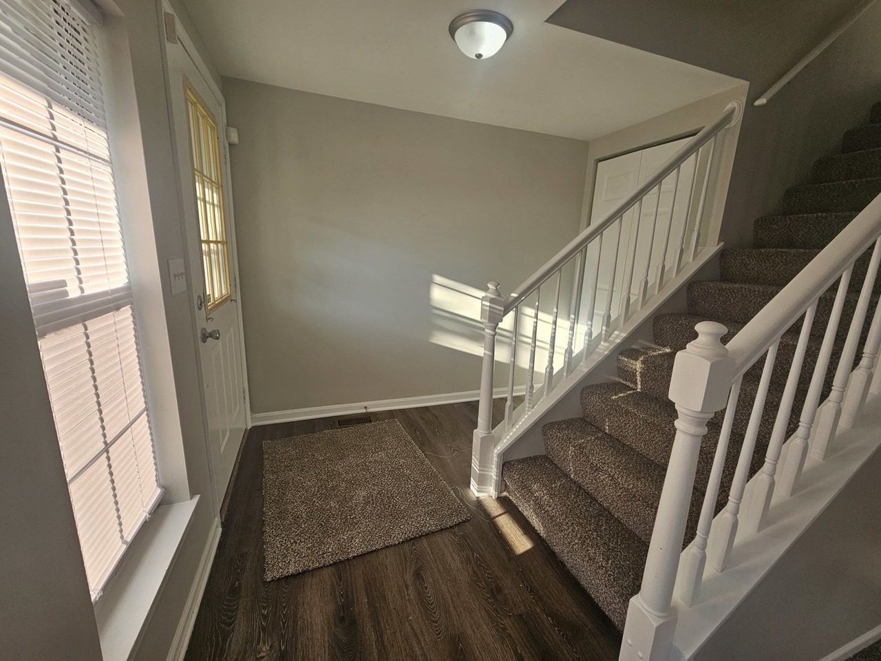 10 King Dr - Photo 3 of 35
