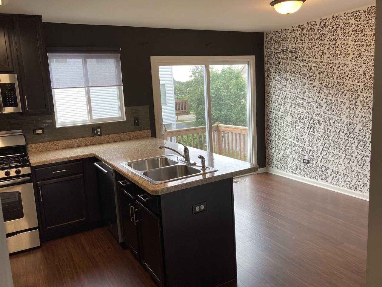 14525 Samuel Adams Dr - Photo 4 of 17