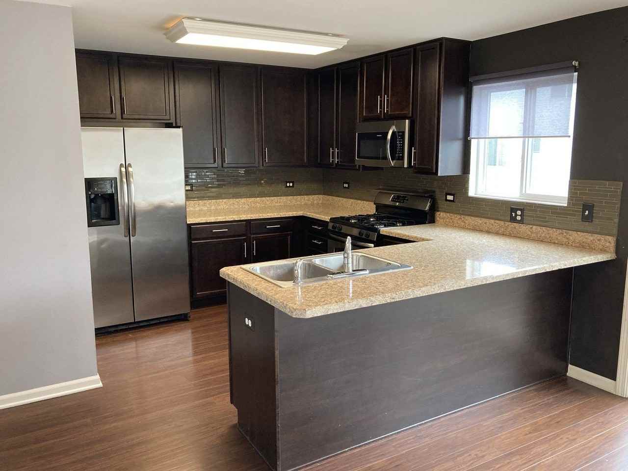 14525 Samuel Adams Dr - Photo 5 of 17
