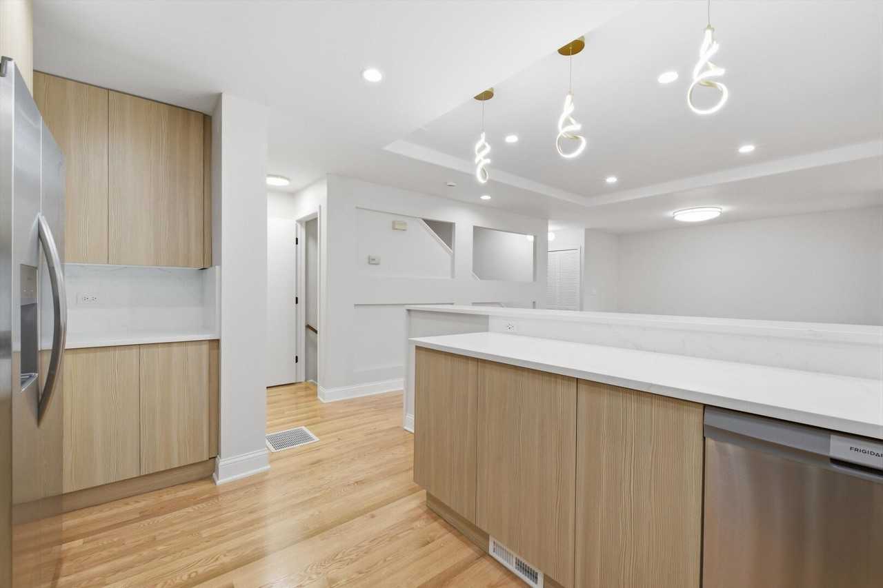 5510 S Cornell Ave #D - Photo 7 of 23