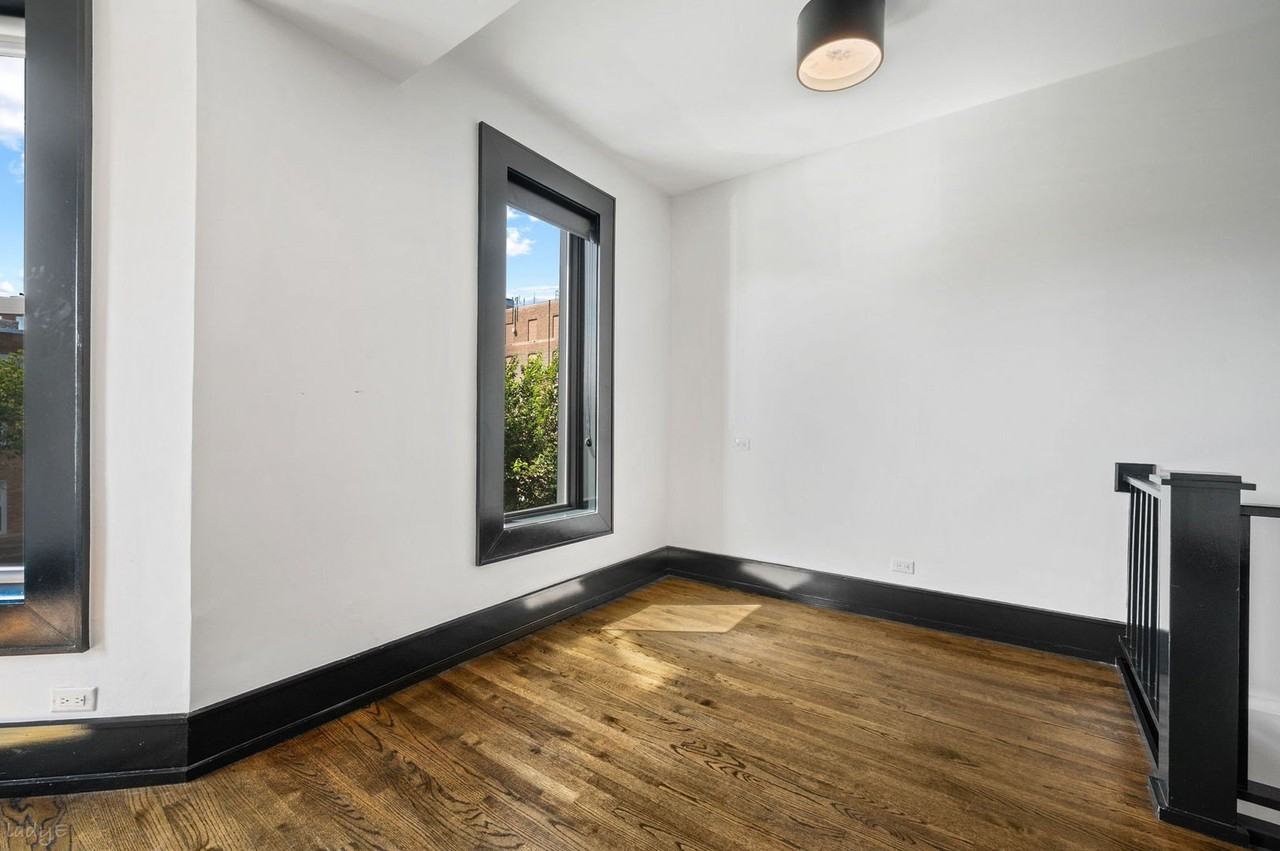 3513 N Sheffield Ave #3 - Photo 7 of 26