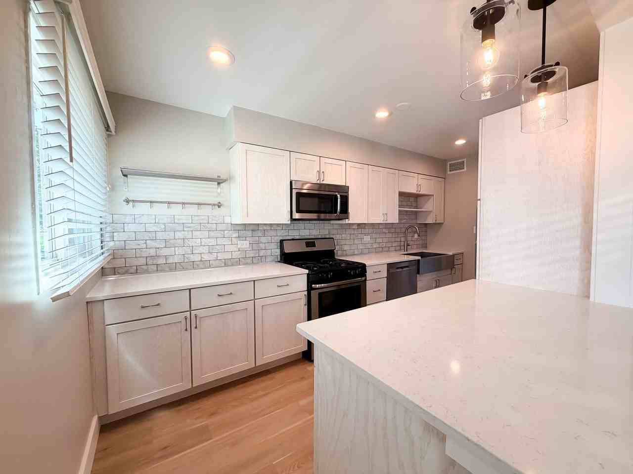 26W416 Macarthur Ave - Photo 6 of 24