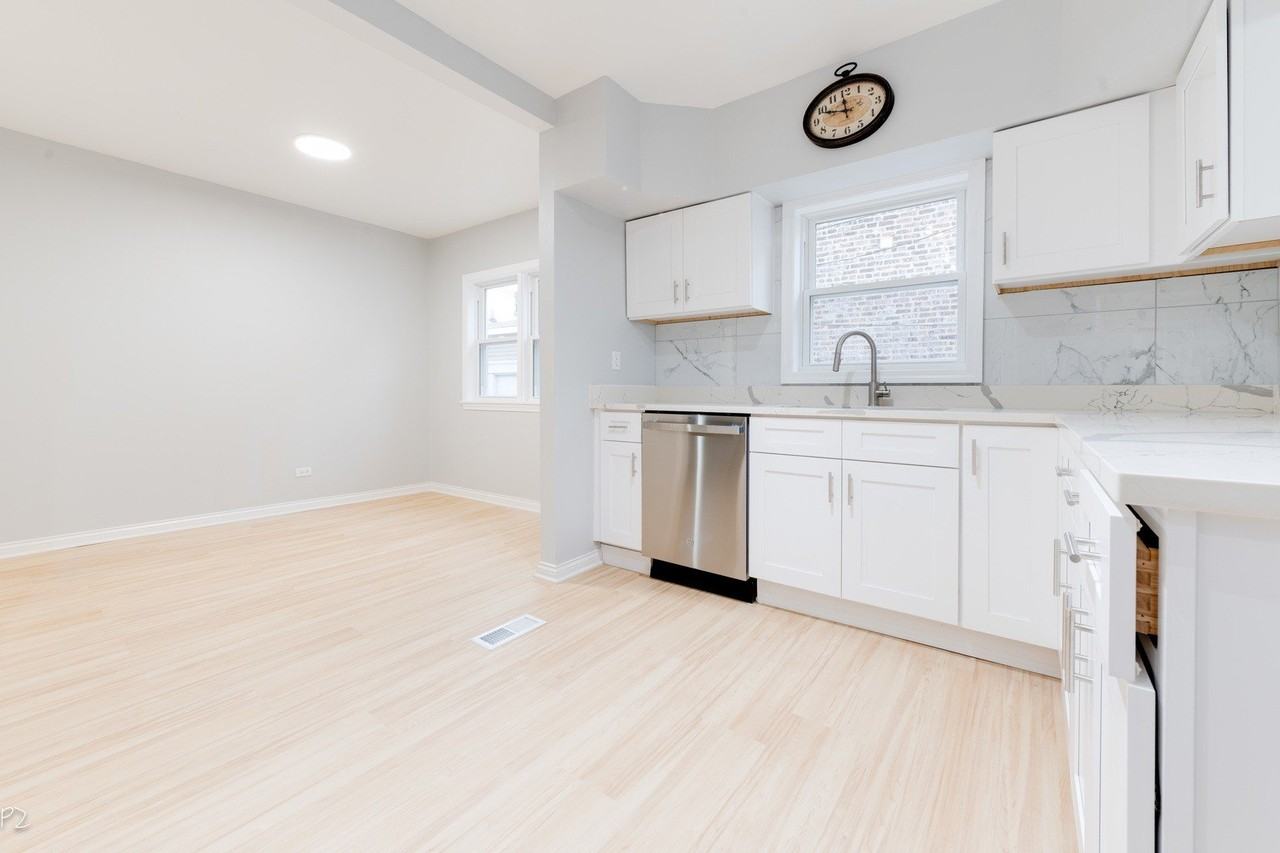 2625 S Union Ave #REAR - Photo 6 of 20