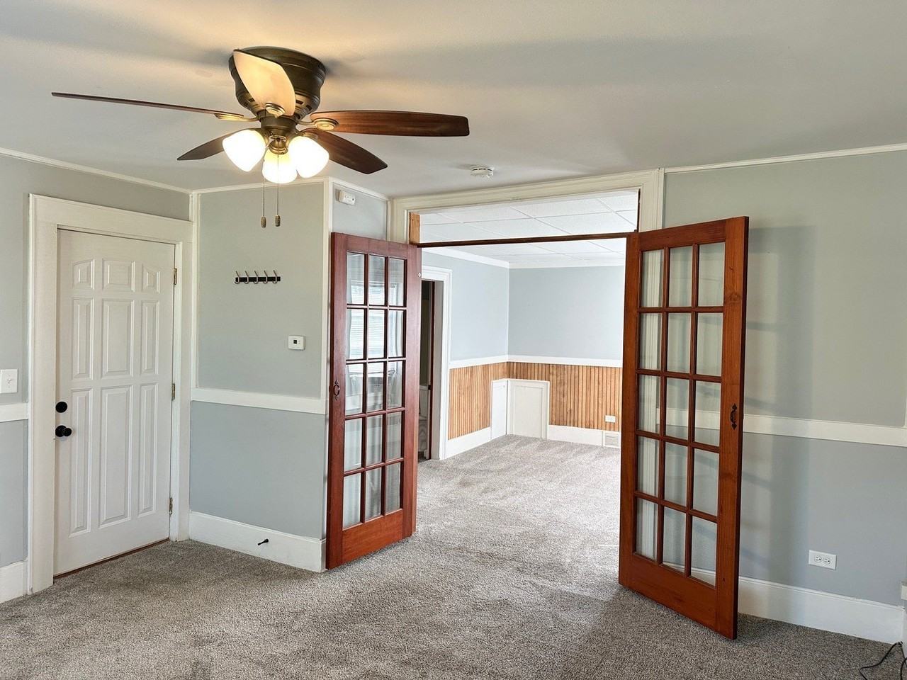 326 Railroad St #2 - Photo 4 of 16