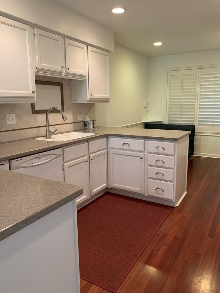 946 Shoreline Rd #905 - Photo 5 of 17