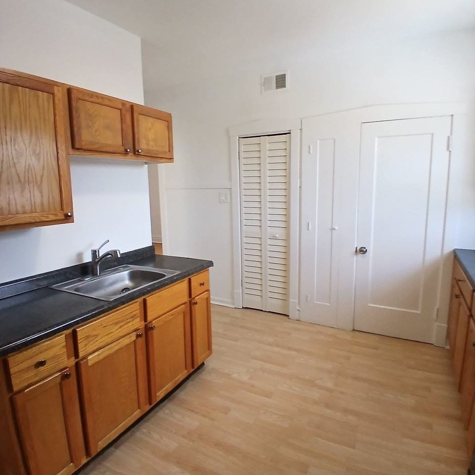 4644 W Palmer St #2 - Photo 5 of 12