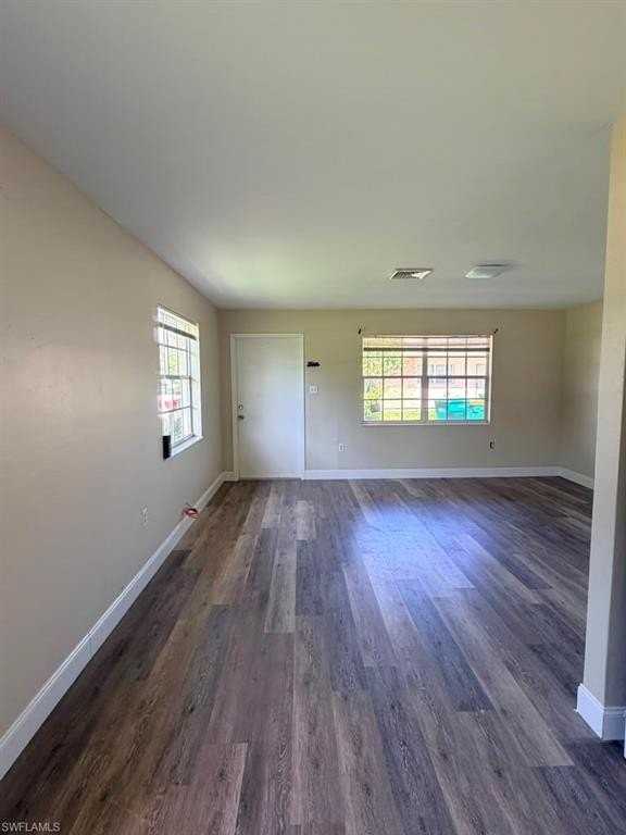 3080 Linwood Ave - Photo 2 of 10