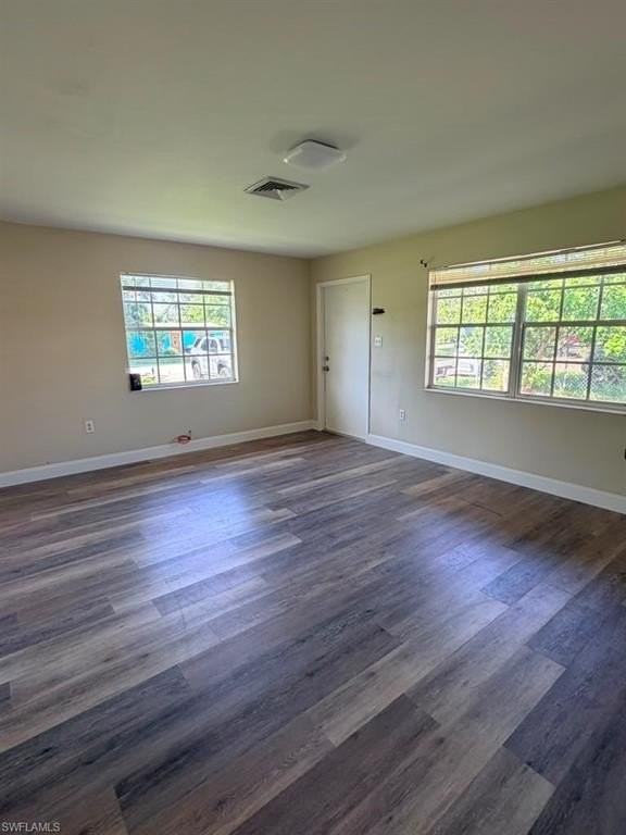 3080 Linwood Ave - Photo 3 of 10