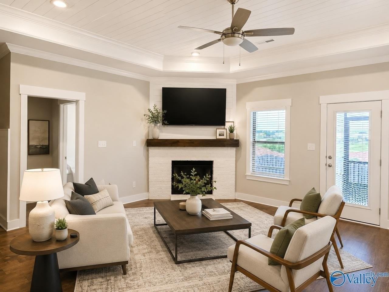 111 Farmall Ln - Photo 4 of 29