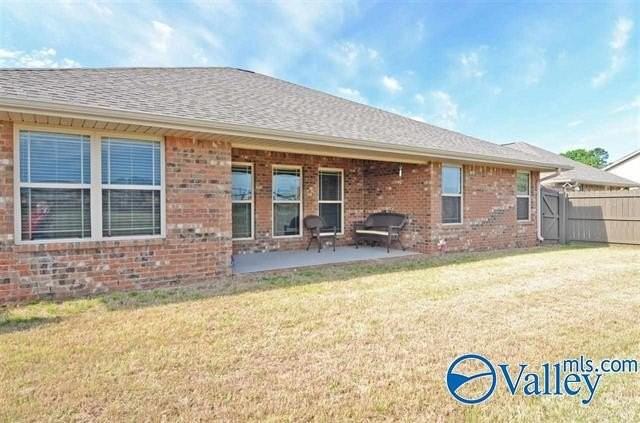 206 Fields Pond Dr - Photo 2 of 23