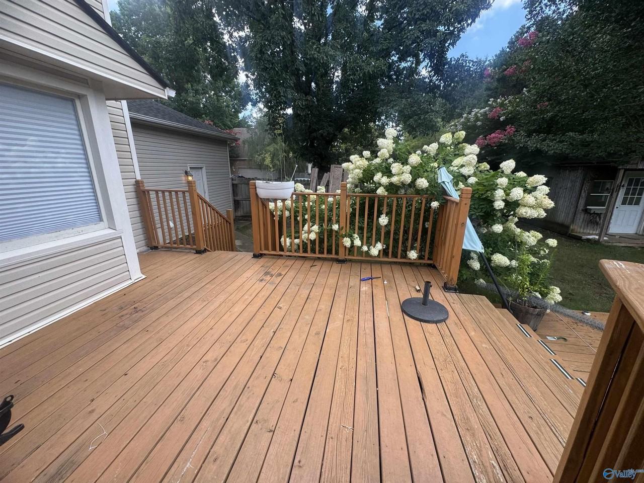 915 Highland Dr - Photo 3 of 35