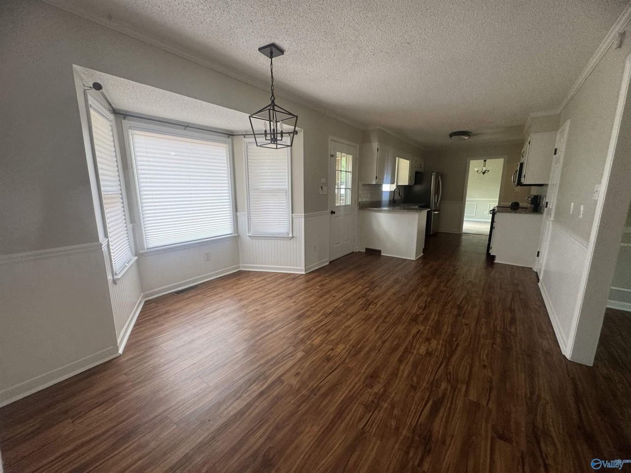 915 Highland Dr - Photo 7 of 35