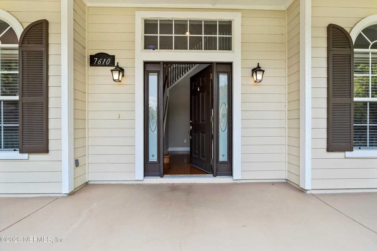7610 Sentry Oak Cir W - Photo 3 of 32