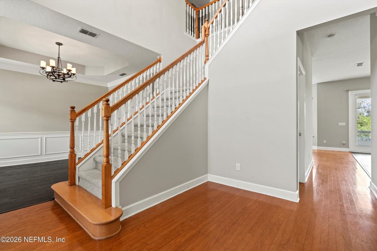 7610 Sentry Oak Cir W - Photo 4 of 32