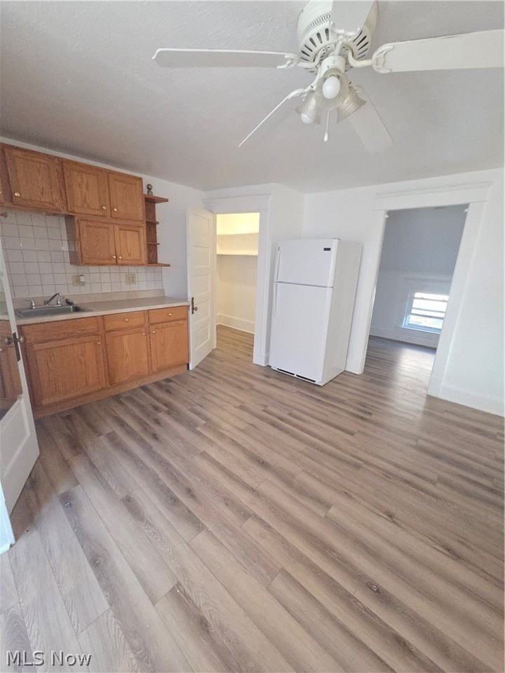 3803 E 50th St #UP - Photo 4 of 16