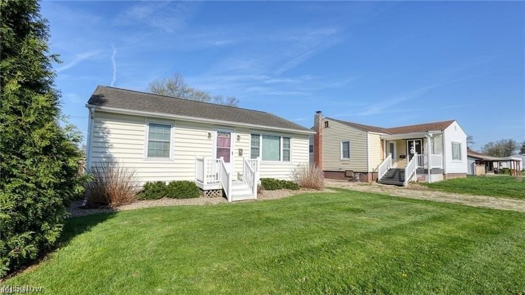 2411 Bell St - Photo 2 of 7
