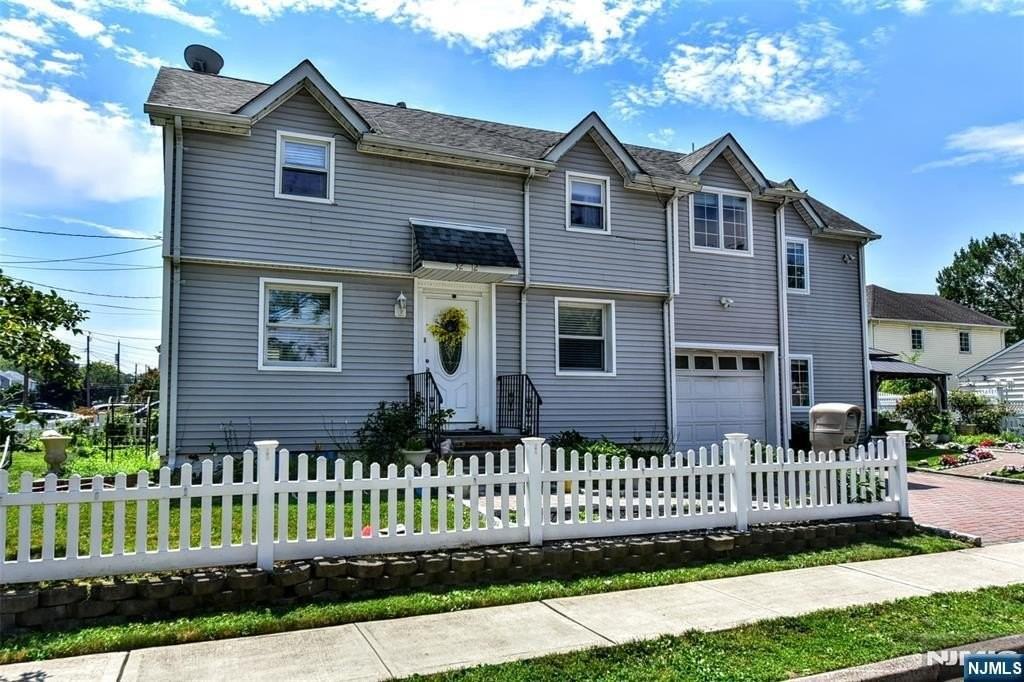 32-12 Raphael St - Photo 2 of 43
