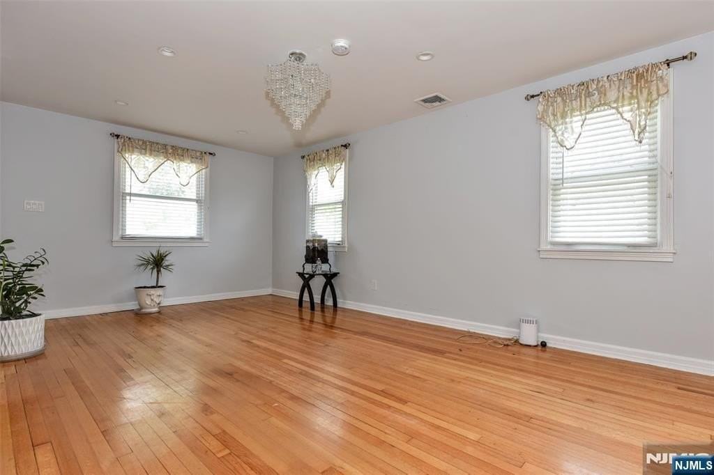 32-12 Raphael St - Photo 7 of 43