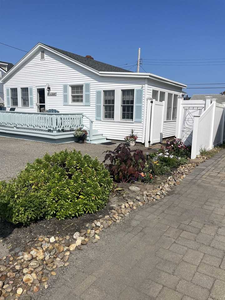 228 Bristol St - Photo 4 of 14