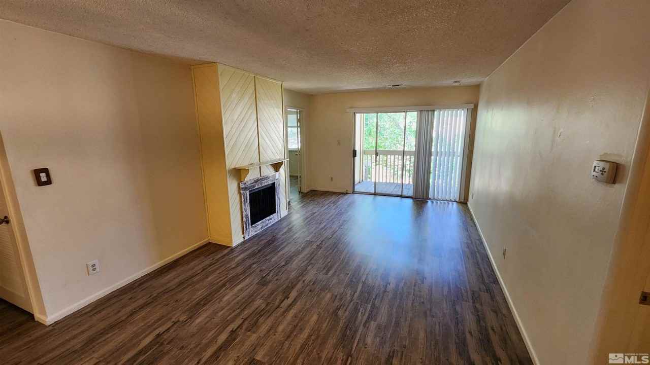 2300 Dickerson Rd Apt 16 - Photo 2 of 26