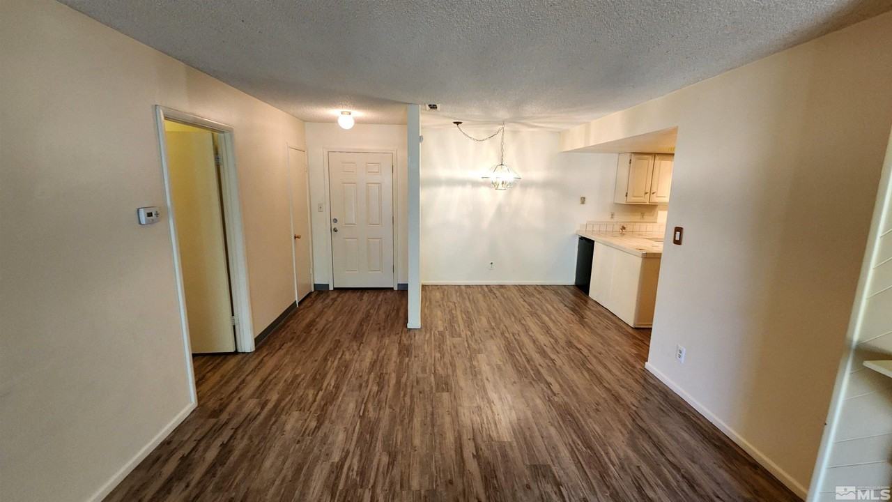 2300 Dickerson Rd Apt 16 - Photo 3 of 26