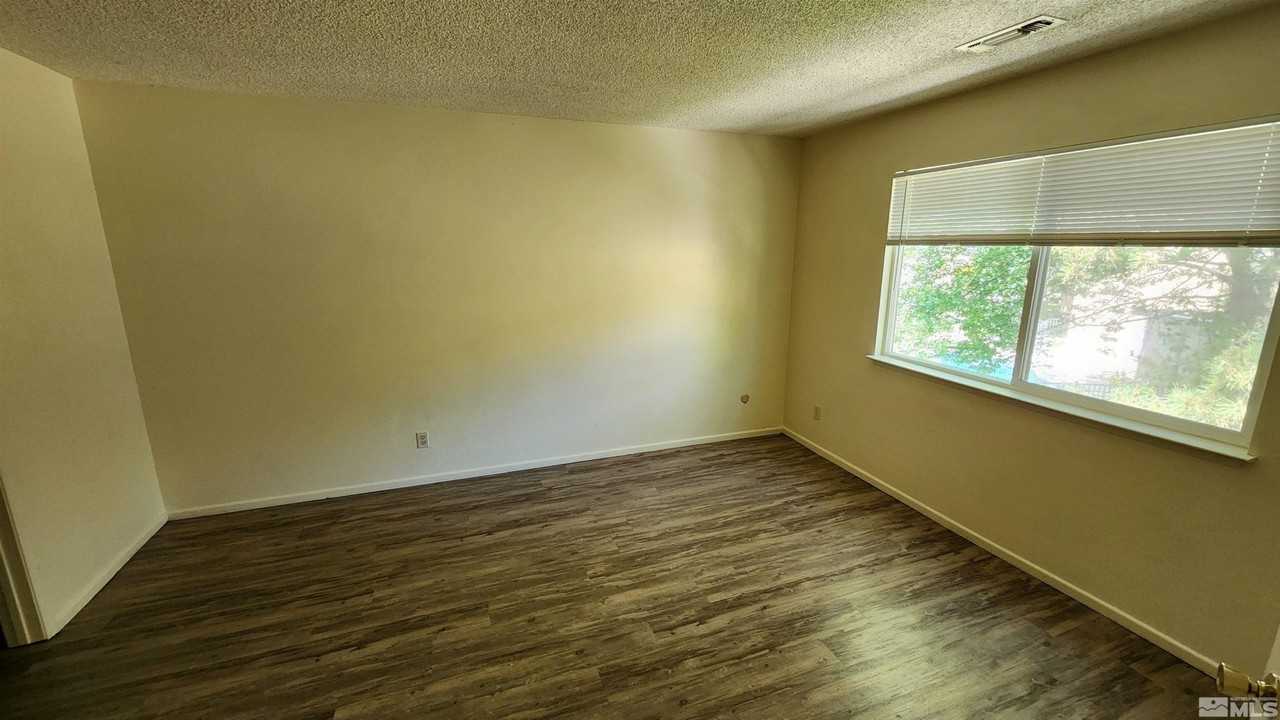 2300 Dickerson Rd Apt 16 - Photo 7 of 26
