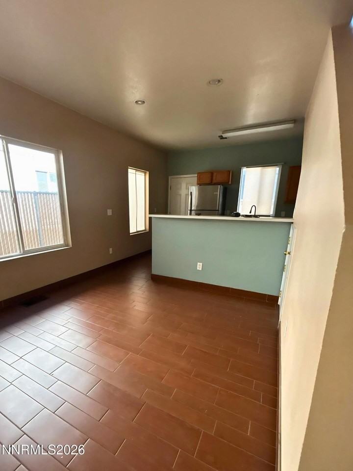 1317 Powell Ln - Photo 2 of 3
