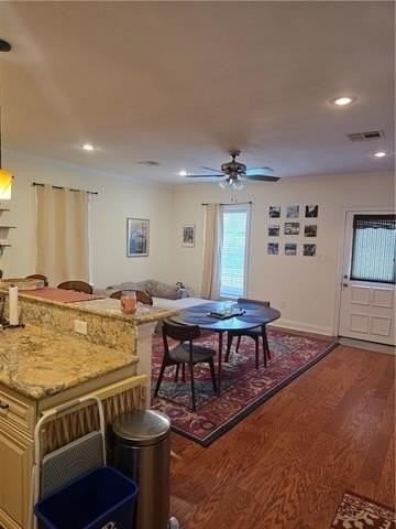 329 12th St - Photo 4 of 20