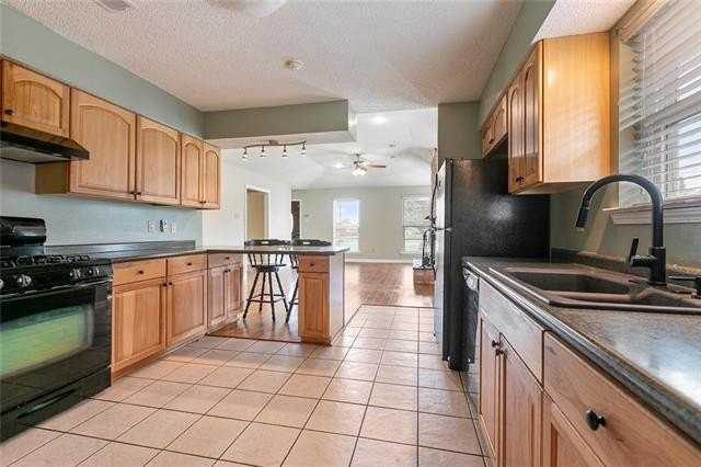 4740 W Esplanade Ave - Photo 5 of 14