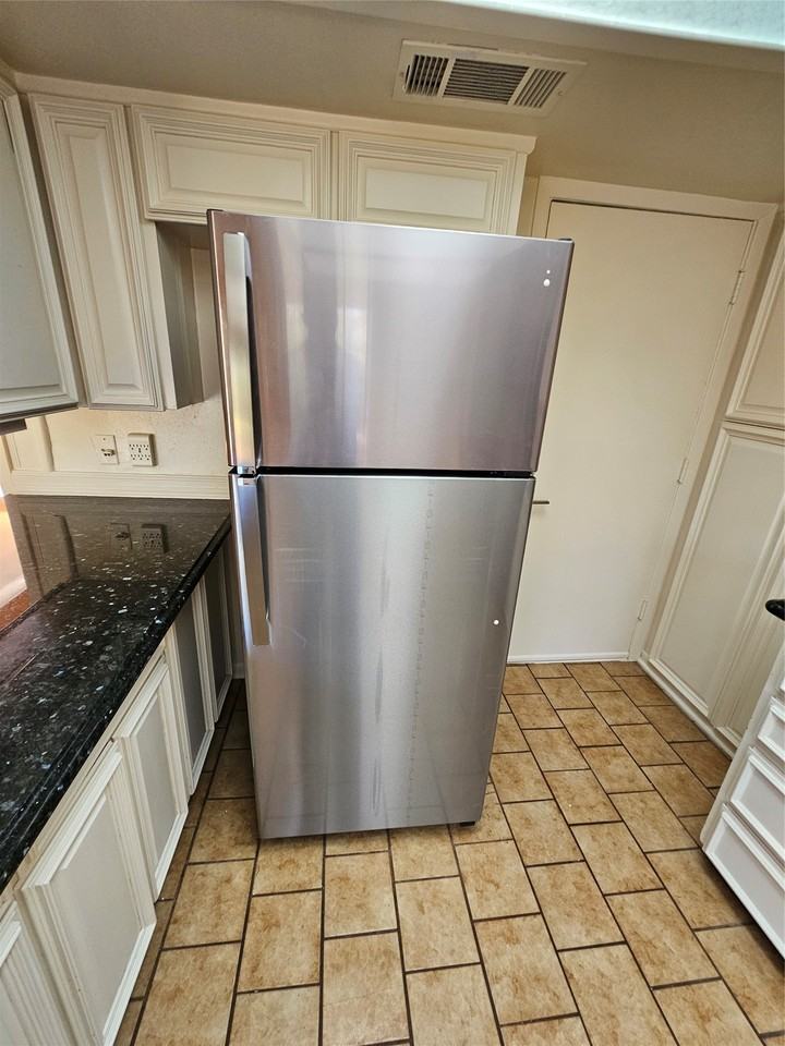 6517 Happy Ln - Photo 7 of 29