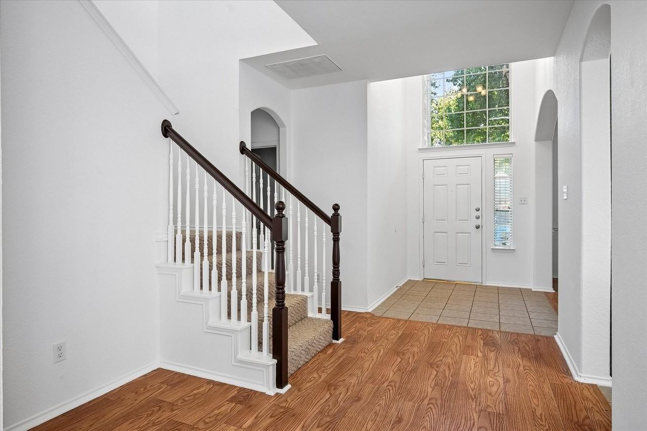 4401 Caledonia Creek Ln - Photo 3 of 25