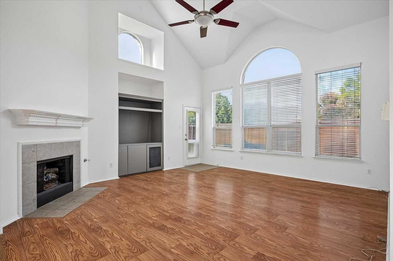 4401 Caledonia Creek Ln - Photo 6 of 25