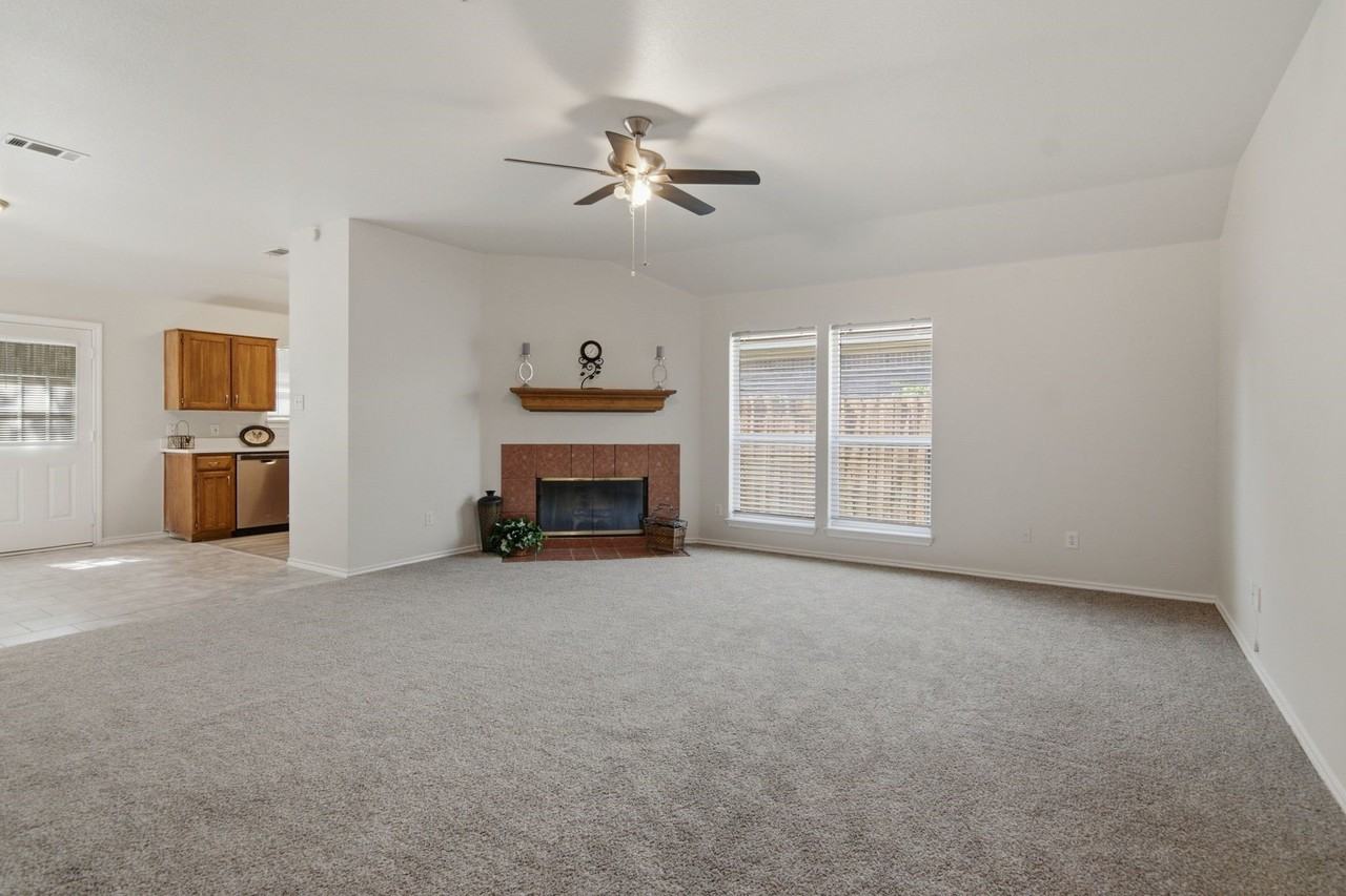 6317 Rockhaven Dr - Photo 5 of 26