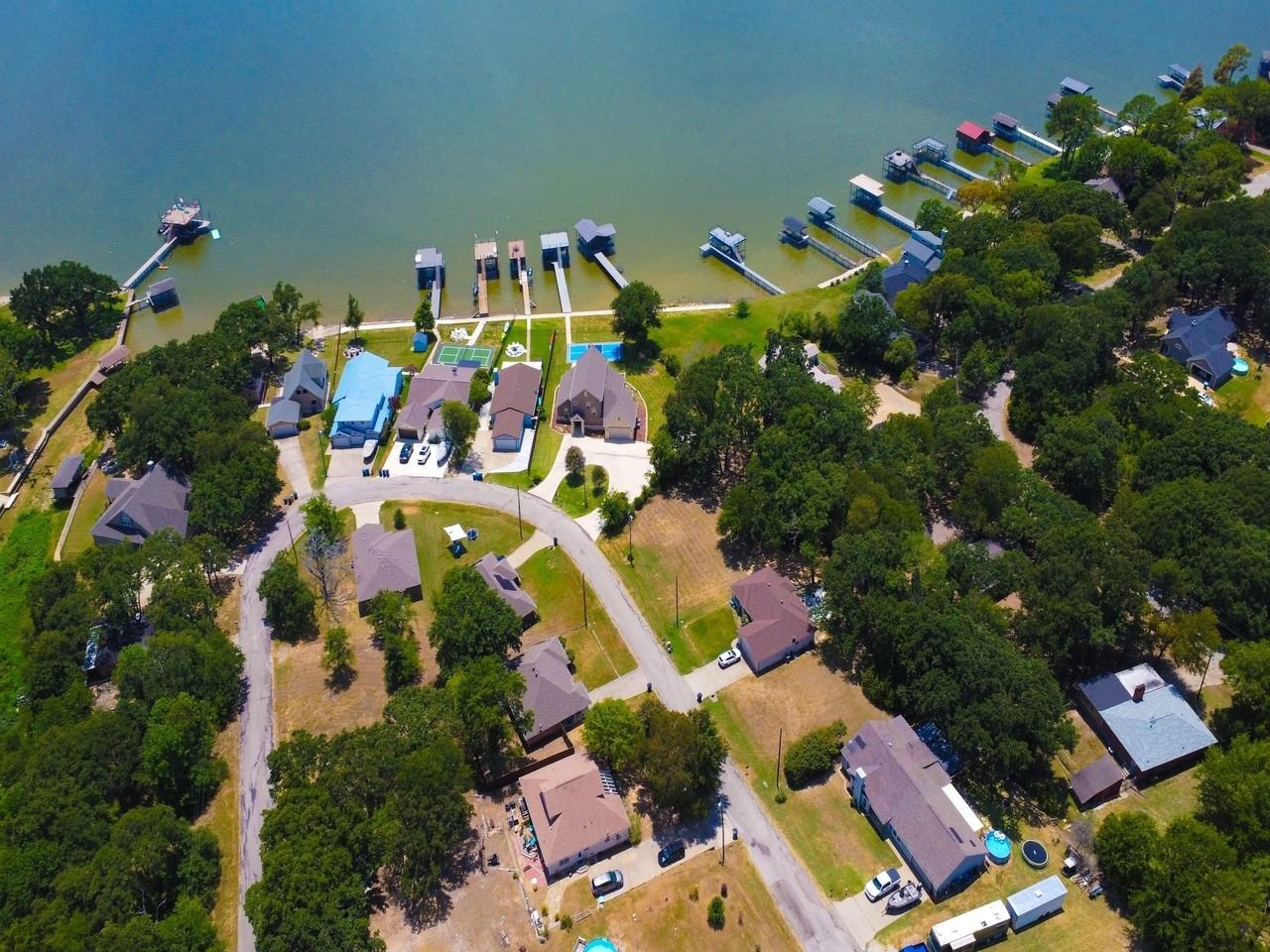 307 Coral Reef St - Photo 2 of 23