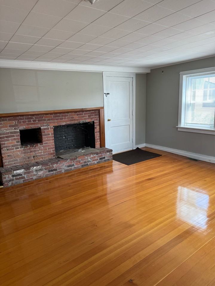 592 Main St #3 - Photo 5 of 11