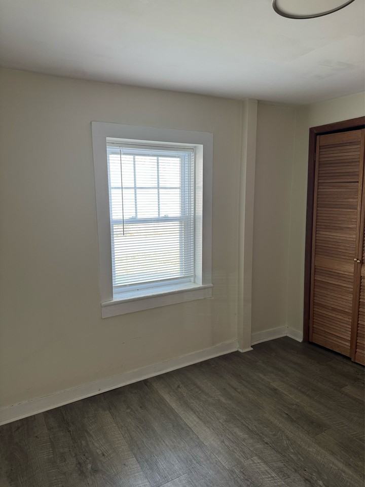 592 Main St #3 - Photo 7 of 11