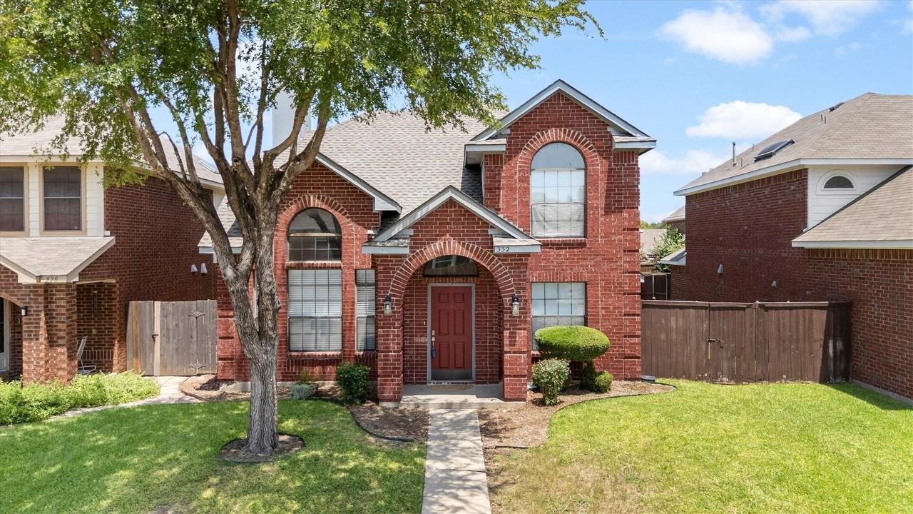 332 Kyle Dr - Photo 2 of 39