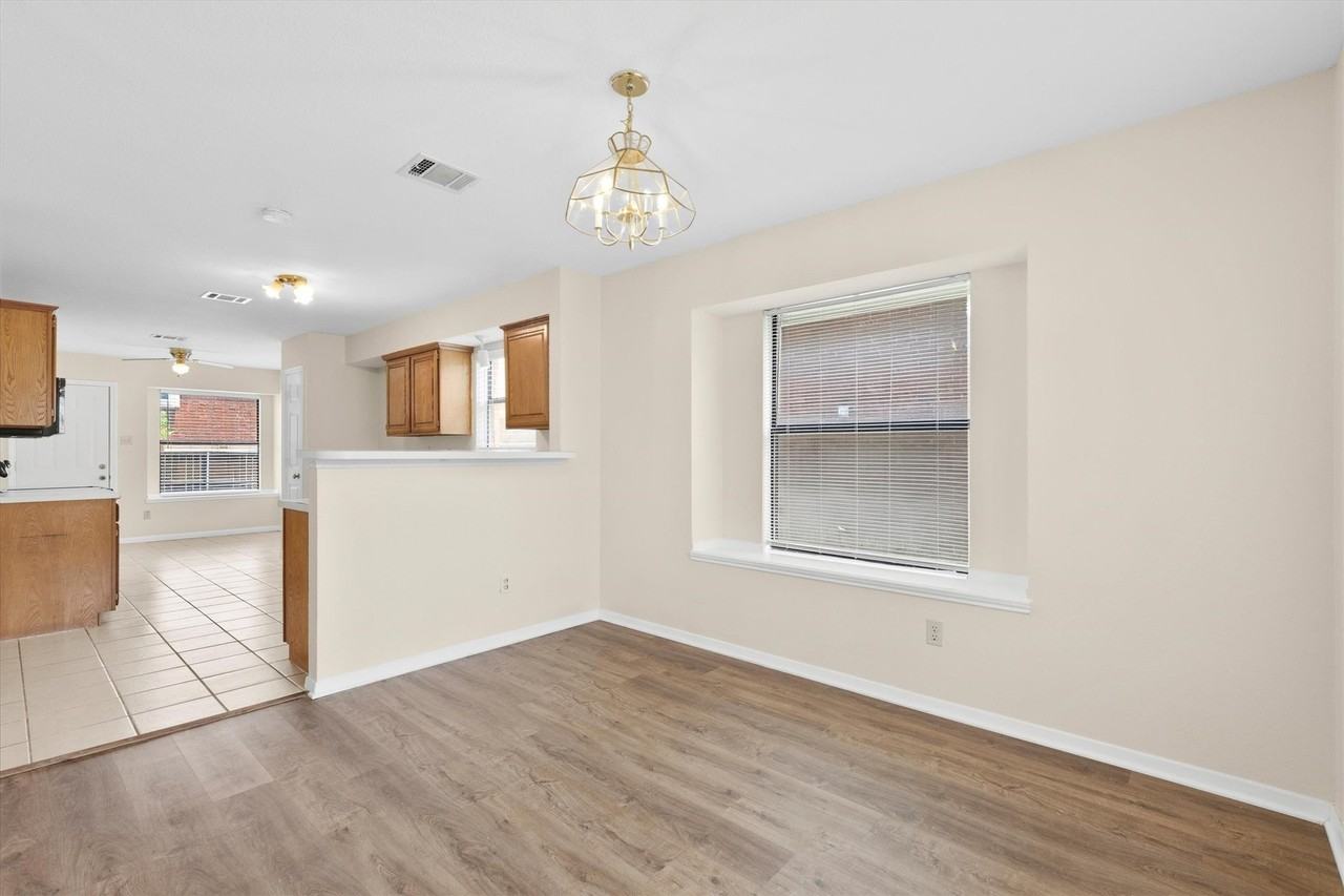 332 Kyle Dr - Photo 6 of 39