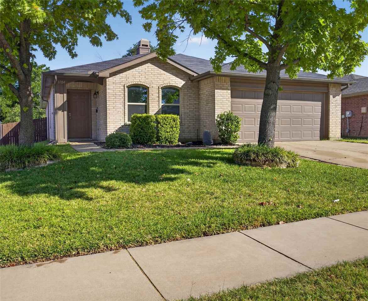 8704 Swan Park Dr - Photo 2 of 19
