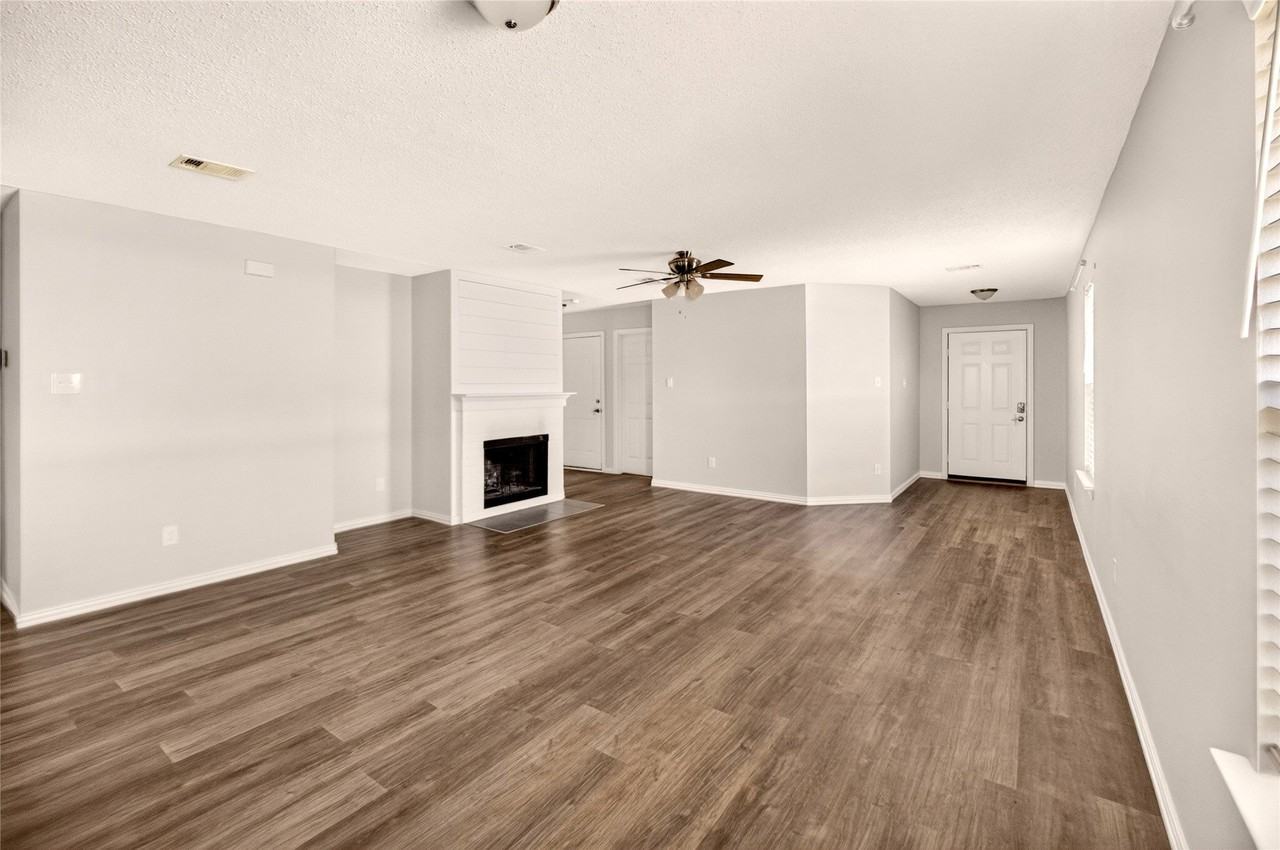 8704 Swan Park Dr - Photo 4 of 19