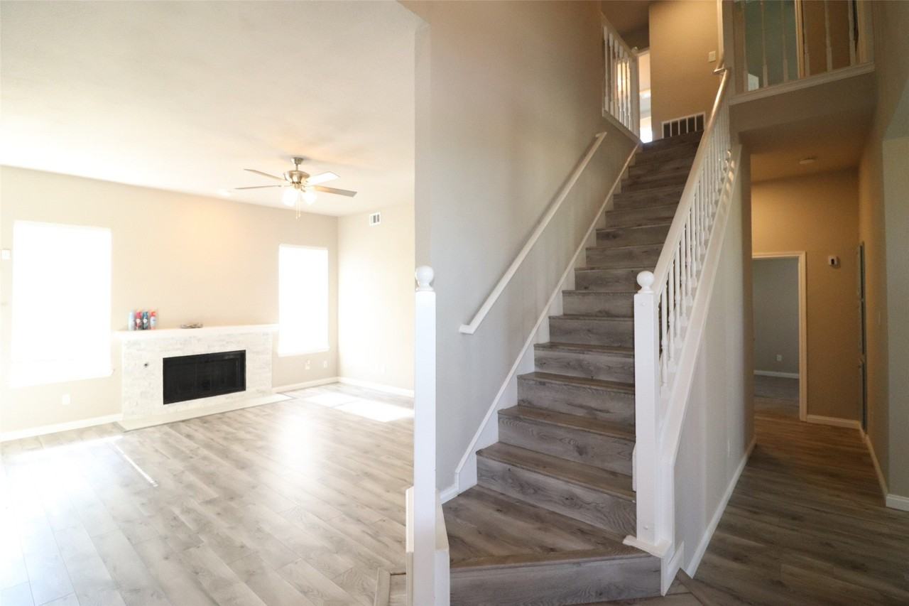 4606 Clay Dr - Photo 6 of 40