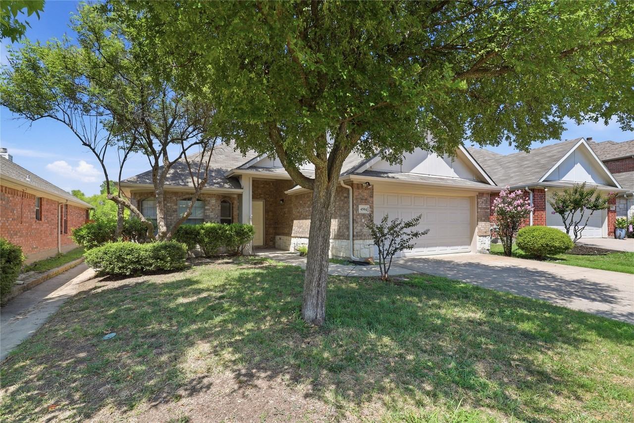4504 Leeds Dr - Photo 2 of 27