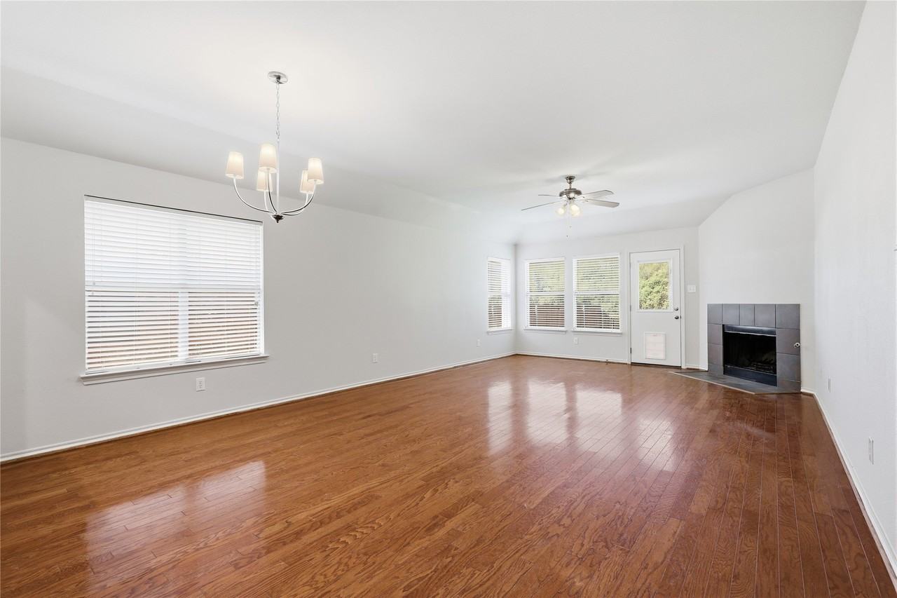 4504 Leeds Dr - Photo 3 of 27