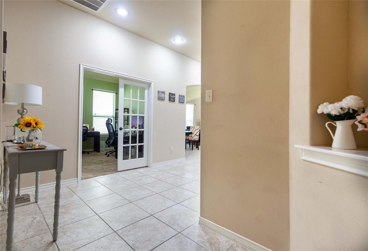 10113 Old Eagle River Ln - Photo 4 of 20