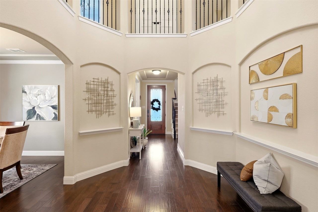 917 Navasota Trl - Photo 2 of 21