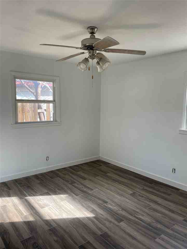 3157 S 10th St - Photo 6 of 13