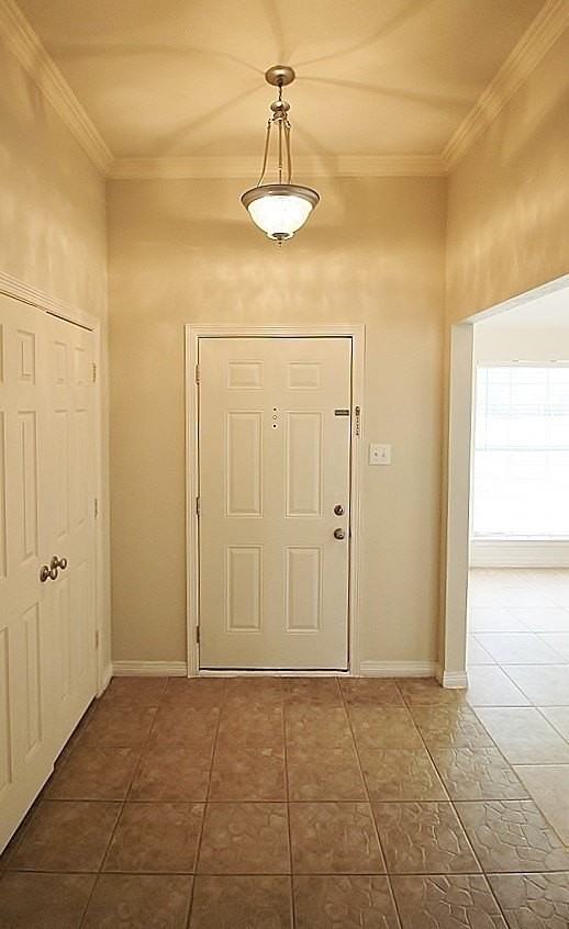809 Foxwood Ln - Photo 3 of 25