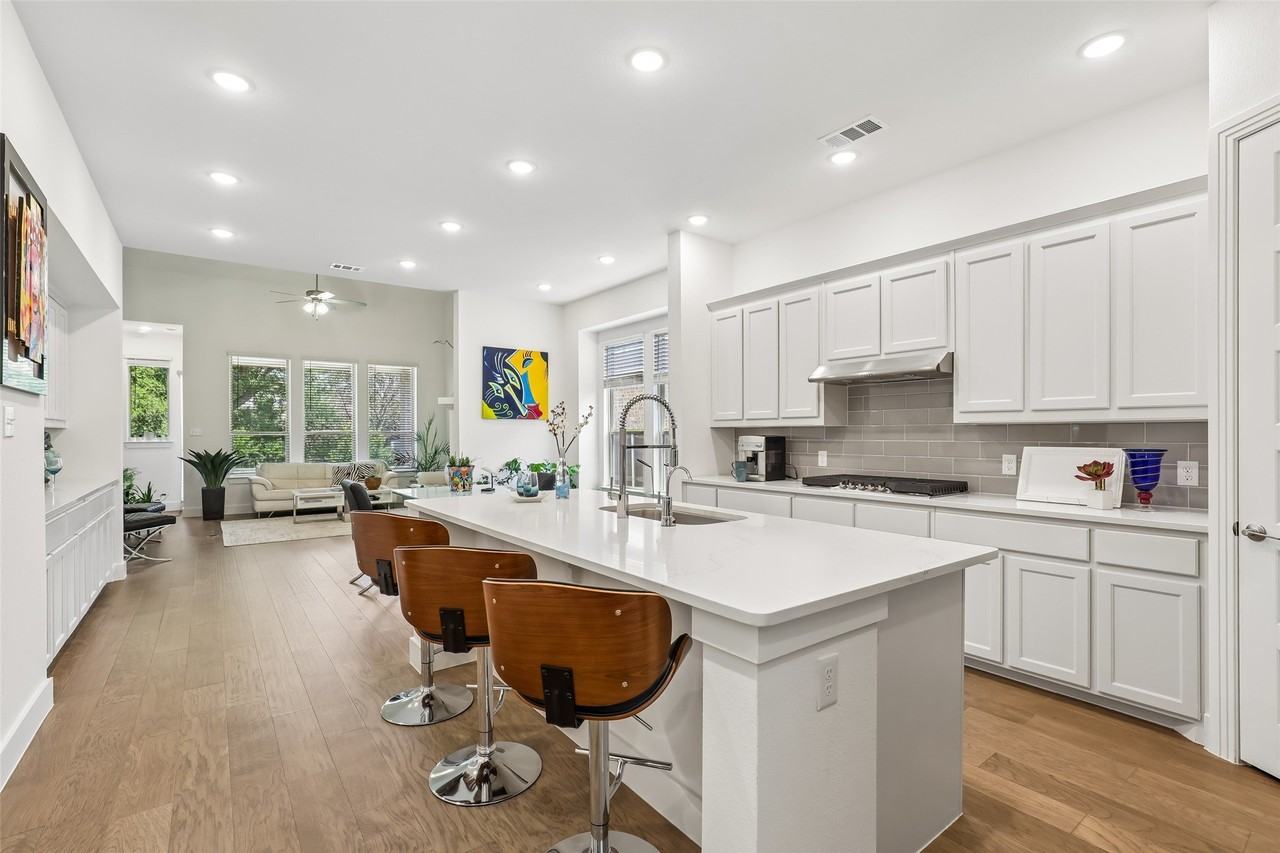 1853 Celebration Ln - Photo 5 of 40