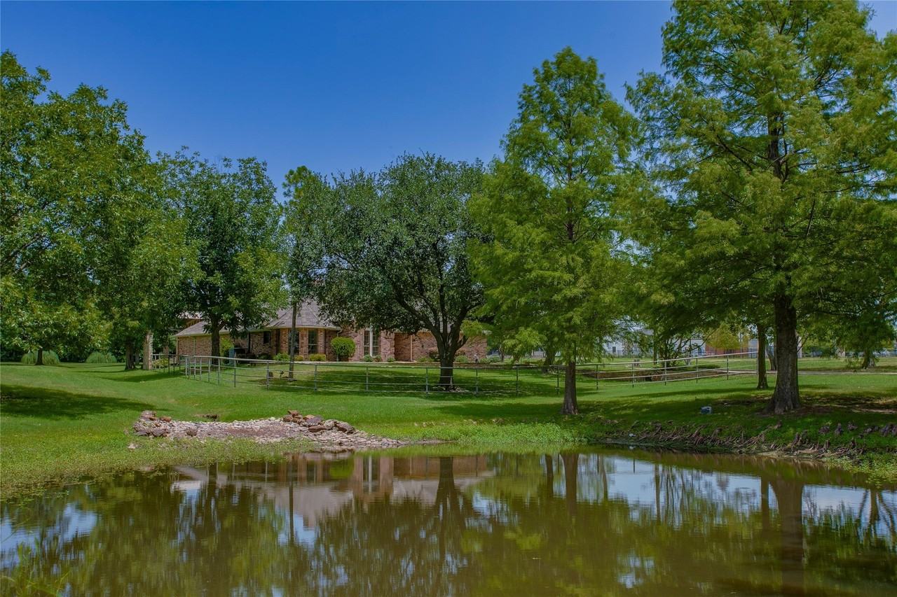 365 E Tripp Rd - Photo 4 of 39