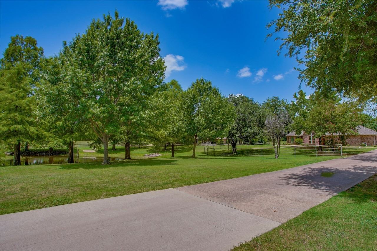 365 E Tripp Rd - Photo 6 of 39
